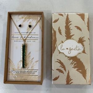 Necklace earring set